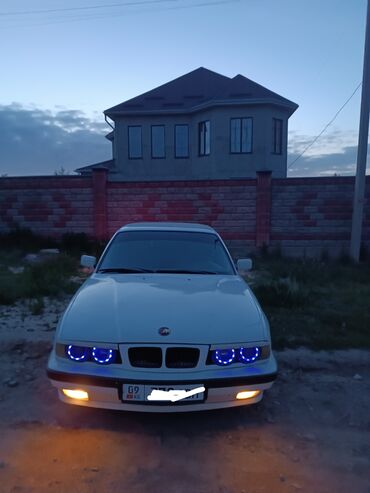 продаю бмв: BMW 520: 1993 г., 2.5 л, Механика, Бензин, Седан