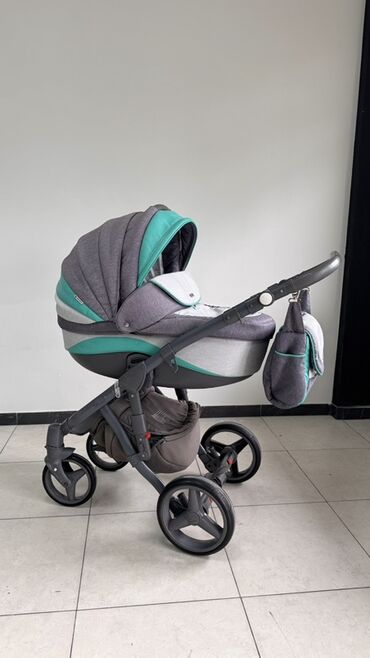 детская коляска baby yoya: Коляска, цвет - Черный, Б/у
