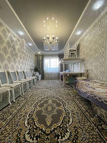 Продажа коттеджей и домов: Продается дом. Фасад здания утеплен и выполнен в ярком оттенке, что — 20