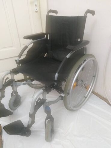 Invalidska kolica: Francuska aluminijumska invalidska kolica cuvene marke INVACARE, u — 6