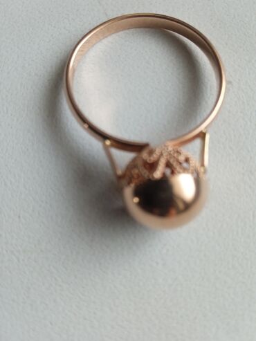 золотое кольцо цена: Продаю золотое кольцо"шарик"Проба 585.Вес 1,5гр.Цена 9000 сом.Размер
