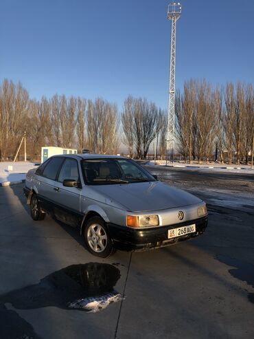 Volkswagen: Volkswagen Passat: 1989 г., 1.8 л, Механика, Газ, Седан