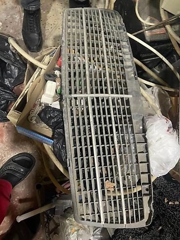 w202 radiator barmaqligi: Məhsul: Avtomobil üçün ön radiator barmaqlığı (qril) Təsvir: - Şaquli — 2