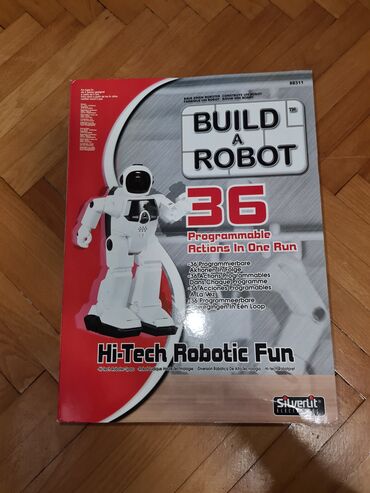 igracke za decu novi sad: Robot na daljinsko upravljanje sa raznim mogućnostima, sasvim dobro