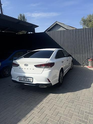 ниже: Hyundai Sonata: 2018 г., 2 л, Автомат, Газ, Седан — 1