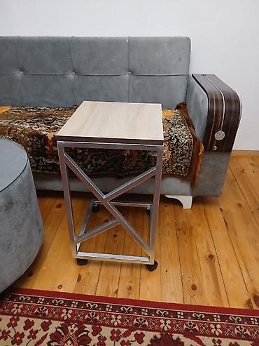 qaş stolu: Sürgülü yan masa – metal karkas və ağac teksturalı üstlük - Kompakt — 2
