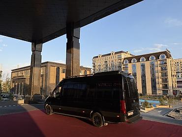 наушники apple airpods 1: Mercedes‑Benz Sprinter — премиальный микроавтобус (черный, удлиненная — 7