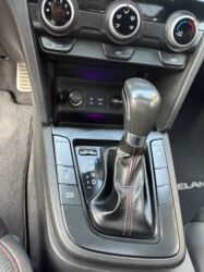 Hyundai: Hyundai Elantra: 1.6 l | 2019 il Sedan — 8