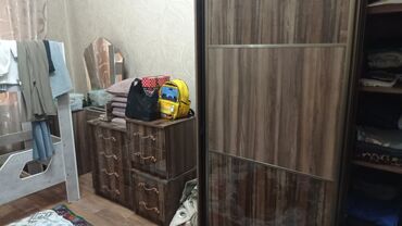 продам мебель бу в бишкеке: Уктоочу бөлмө гарнитуру, Колдонулган, Эки кишилик керебет, Шкаф, Комод, Туркия, Өзү алып кетүү