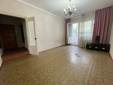 продаю квартиру 4 микрорайон: 3 бөлмө, 62 кв. м, 105-серия, 4 кабат, Косметикалык ремонт