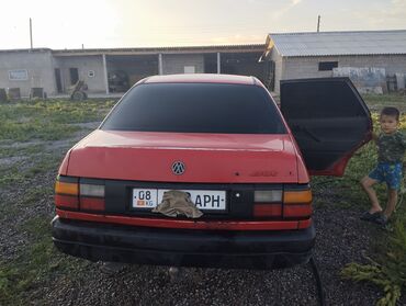 бмв продаю: Volkswagen Passat: 1991 г., 1.8 л, Механика, Газ, Седан