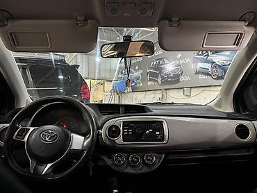 авто ярис: Toyota Yaris: 2012 г., 1.5 л, Автомат, Бензин, Хэтчбэк — 7