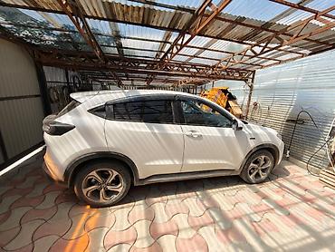стекол: Honda Vezel: 2022 г., Вариатор, Электромобиль, Кроссовер — 1