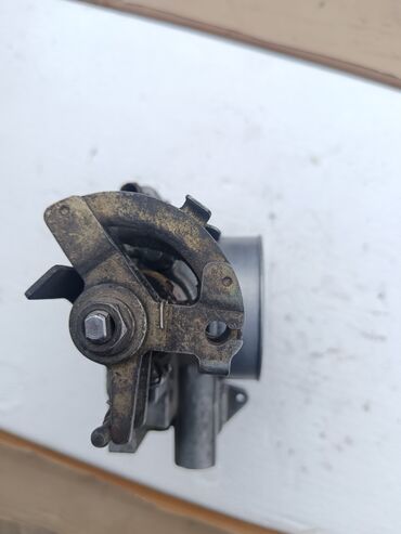 Дроссельные заслонки: Дроссельная заслонка 2004 г., Б/у, Оригинал, Япония — 4