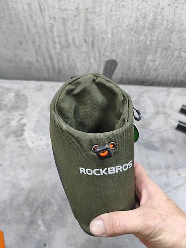 Велоаксессуары: Продаю сумку одновременно с бутылка держатель фирмы rockbros. подходит — 2