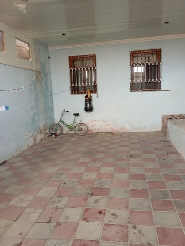снять дом с бассейном: Binəqədi qəs. 3 otaqlı, 95 kv. m, Orta təmir