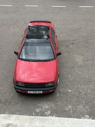 Volkswagen Vento: 1993 г., 1.8 л, Механика, Бензин, Седан at lalafo.kg Volkswagen Vento: 1993 г., 1.8 л, Механика, Бензин, Седан