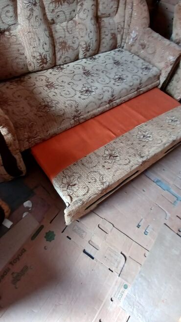 işləmiş divanlar: İşlənmiş, Künc divan