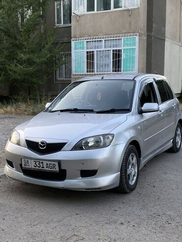 срочно в связи с переездом: Срочно продаю Mazda Demio (Mazda2) компактный 5‑дверный хэтчбек
