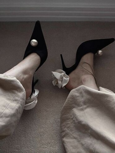 туфли замша искусственная: Элегантные женские лодочки на высоком тонком каблуке. - Цвет: черный