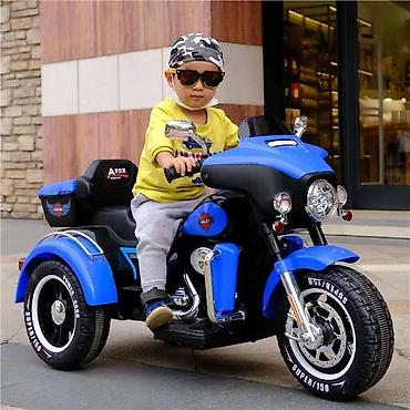 oyuncaq it: Yeni model uşaq elektrik motosikleti. üç təkərli akkumulyatorlu uşaq — 6