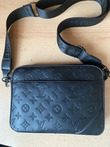 сумка женская багет: Классикалык сумка, Louis Vuitton, Материалы: Нукура булгаары, Куру жөнгө салынат, Унисекс