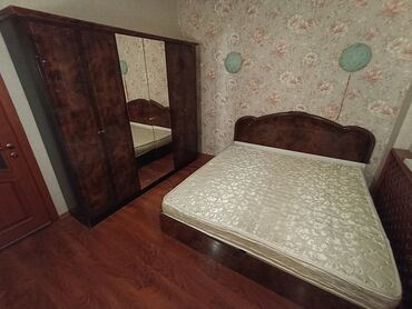 Спальные гарнитуры: Спальный гарнитур, Двуспальная кровать, Шкаф, Б/у