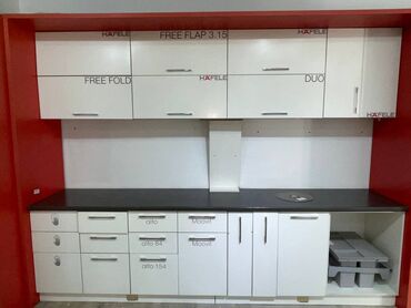 шкаф с антресолью трехдверный: Кухонный гарнитур, Шкаф, цвет - Белый, Б/у