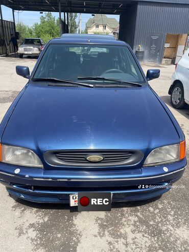 Ford: Ford Escort: 1995 г., 1.8 л, Механика, Бензин