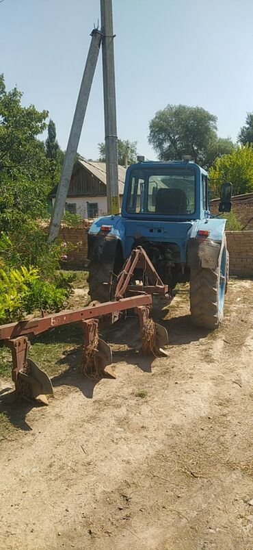 Тракторы МТЗ (Беларус): Трактор МТЗ «Беларус» с кабиной, сзади трехточечная навеска и ВОМ — 8