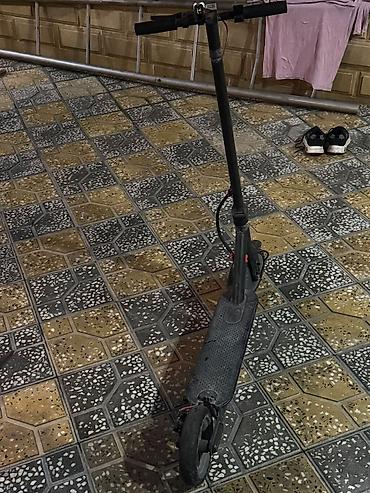 Elektrik skuter – qatlana bilən, yığcam şəhər modeli - Rəng: qara -