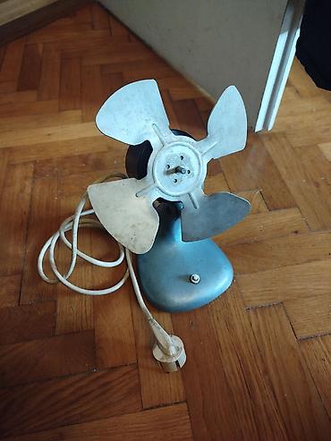 Stoni ventilatori: Stari retro ventilator.Ne znam da li je kompletan. Cini mi se da fali na lalafo.rs — 3 Stoni ventilatori: Stari retro ventilator.Ne znam da li je kompletan. Cini mi se da fali — 3
