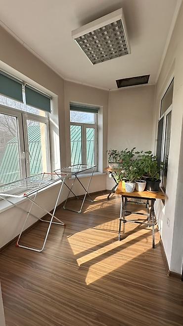 Продажа коттеджей и домов: 📍 Продается 2 х эт дом Город: Бишкек (район Молодая Гвардия) • 🏠 — 20