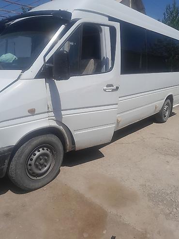 мото подкат: Mercedes-Benz Sprinter, белый микроавтобус/фургон с высоким крышей и — 2