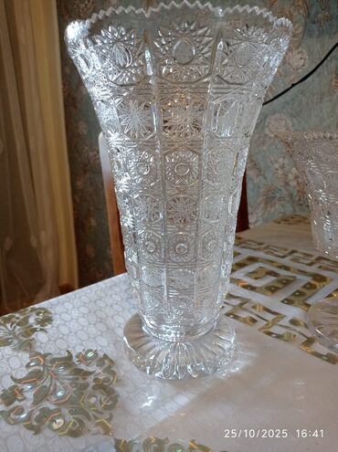 gül dibçək: Kristal dekor dəsti - 1 ədəd hündür kristal vaza: genişlənən konus