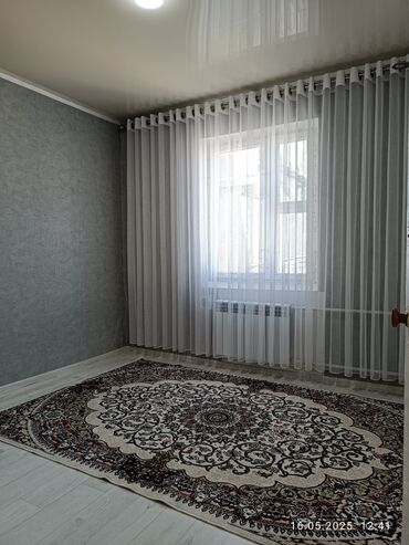 6 микрорайон квартира: 2 комнаты, 56 м², 106 серия улучшенная, 5 этаж, Косметический ремонт