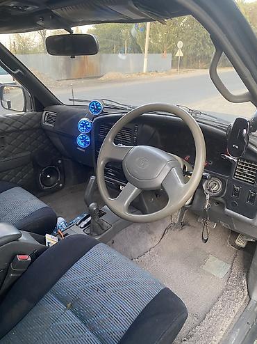 красный речка: Toyota Hilux Surf: 1994 г., 3 л, Автомат, Дизель, Внедорожник — 7