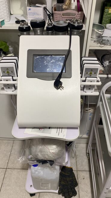 помощник для салона красоты: Косметологический аппарат KIM8 Slimming System — многофункциональная
