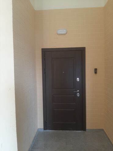 Uzunmüddətli kirayə mənzillər: 28 May metrosundan 700-800şərq bazarından 100 metr məsafədə 177 — 16