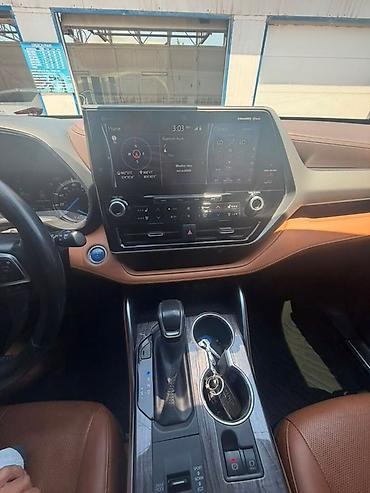 2 8: Toyota Highlander: 2020 г., 2.5 л, Гибрид, Кроссовер — 10