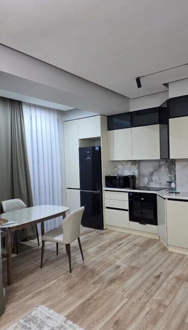 Долгосрочная аренда квартир: 3 комнаты, Агентство недвижимости, Без подселения, С мебелью полностью — 1