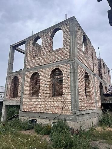 СРОЧНО ПРОДАЁТСЯ ДОМ В КАРАКОЛЕ! Цена снижена с 145 000 до 120 000 — at lalafo.kg СРОЧНО ПРОДАЁТСЯ ДОМ В КАРАКОЛЕ! Цена снижена с 145 000 до 120 000 —