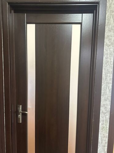 şüşe qapı: Salam,qapilar 1-ci eldir, uwag olmuyan evde olubdu, bu qapidan 3