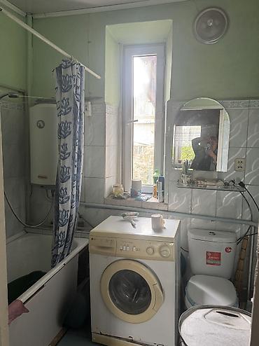 Продажа коттеджей и домов: Продается дом в Бишкеке в районе красный строитель. Участок 4 сотки — 8