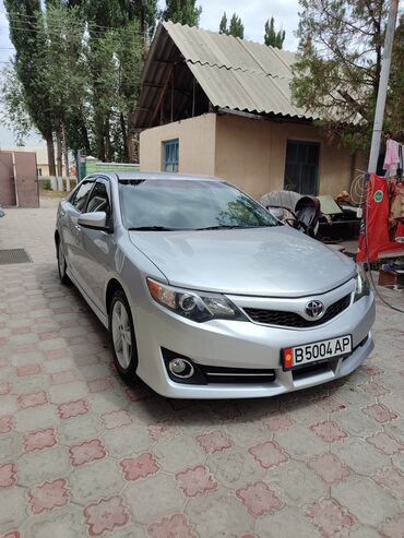 срочно срочно продам машину: Toyota Camry: 2014 г., 2.5 л, Автоматтык, Бензин, Седан