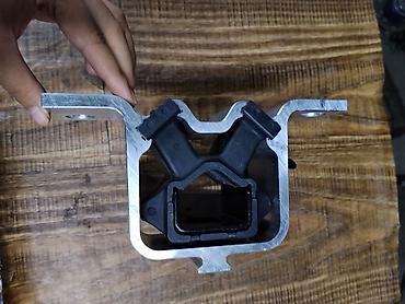 logan: Опора двигателя (подушка ДВС) Bysunparts - Тип: Engine Mounting - — 2