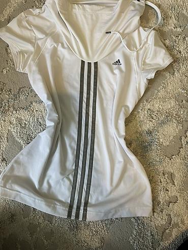 фудболку: Женская спортивная футболка Adidas с капюшоном. - Цвет: белый с тремя — 2