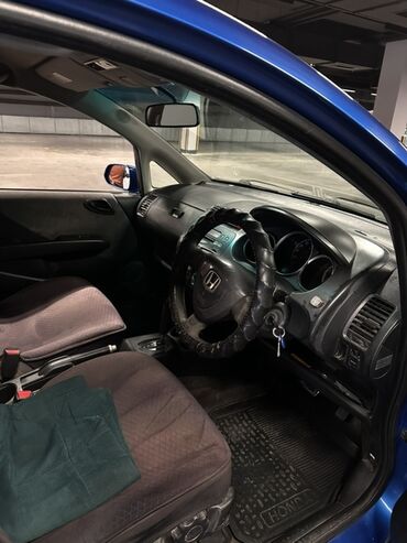 ипотека без первоначального взноса в оше: Honda Fit: 2003 г., 1.3 л, Автоматические, Бензин, Хэтчбэк