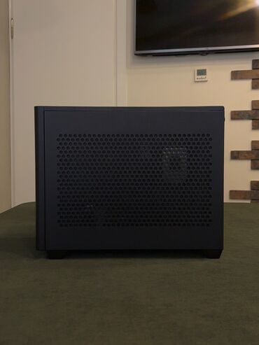 Masaüstü kompüterlər və iş stansiyaları: Kompüterin Texniki Xüsusiyyətləri: 	•	Mərkəzi Prosessor (CPU): Intel — 7