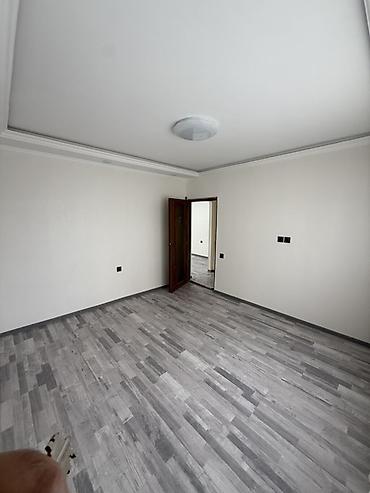 аренда офис: Geniş və işıqlı otaq icarəyə/verilir. Xüsusiyyətlər: - Böyük sahəli — 8